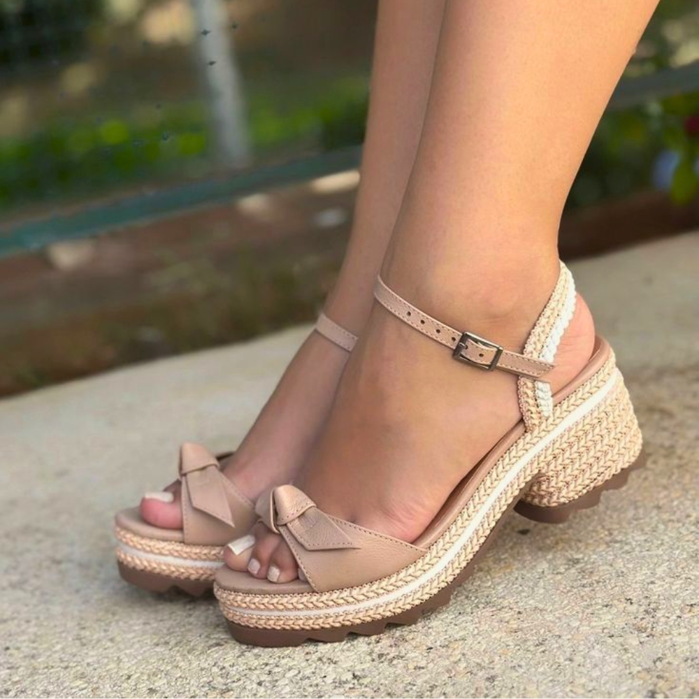 Caramel Custard by lesliech boutique